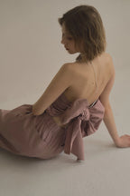 手工三穿綁帶連身褲，四口袋鬆緊腰多變機能造型。