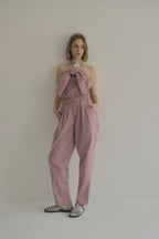 手工三穿綁帶連身褲，四口袋鬆緊腰多變機能造型。