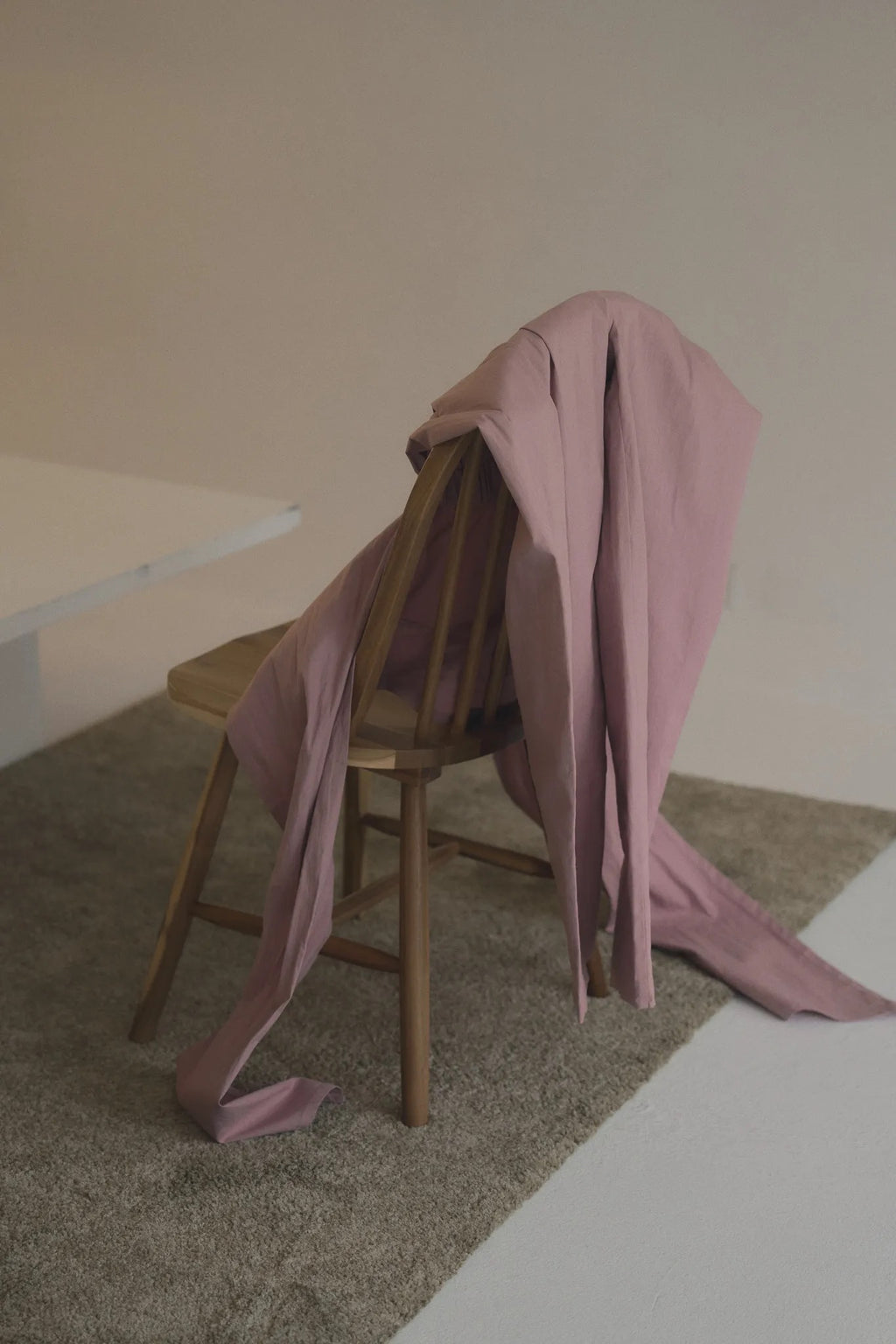 手工三穿綁帶連身褲，四口袋鬆緊腰多變機能造型。