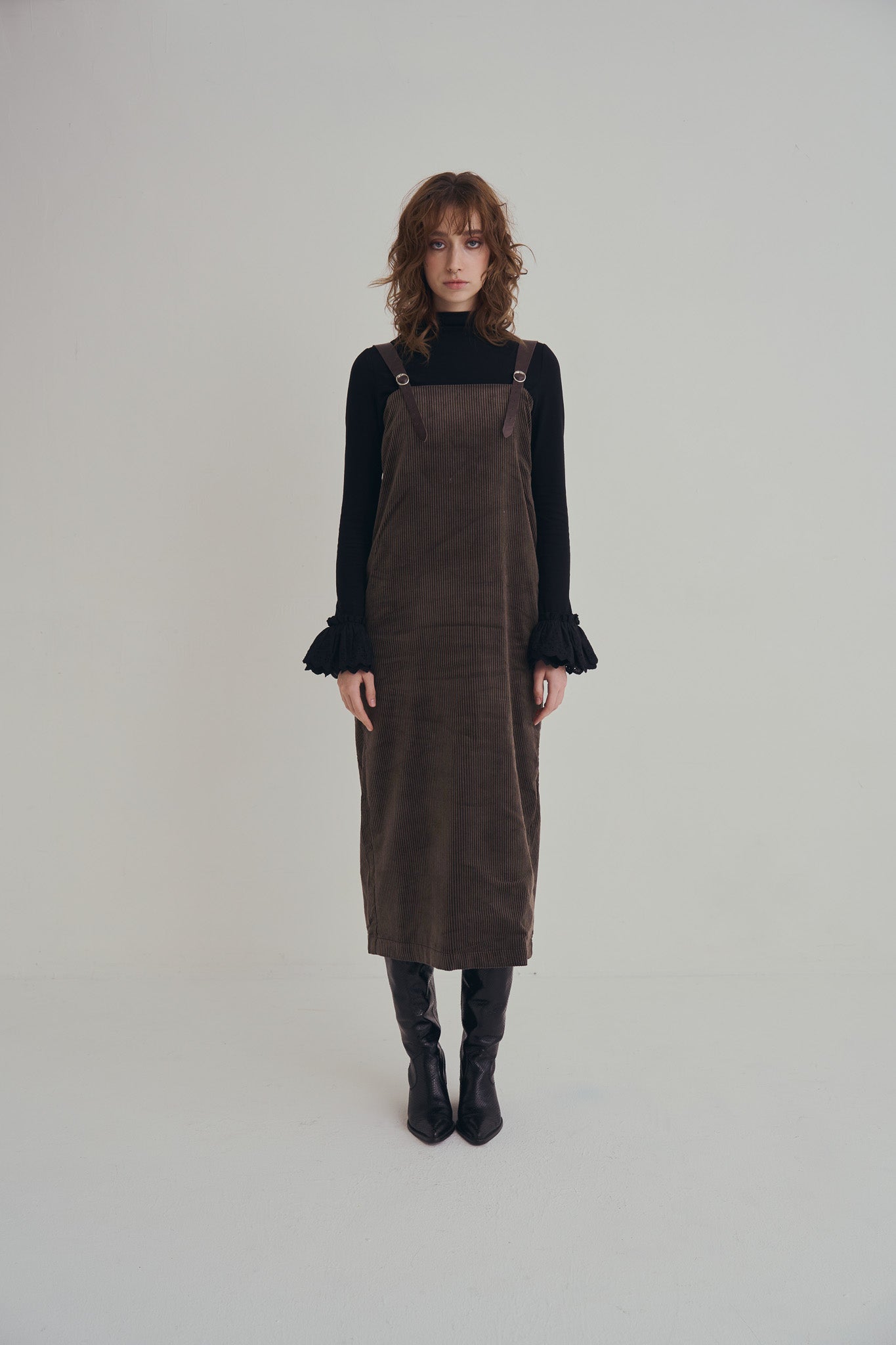 可可棕絨毛細肩帶洋裝