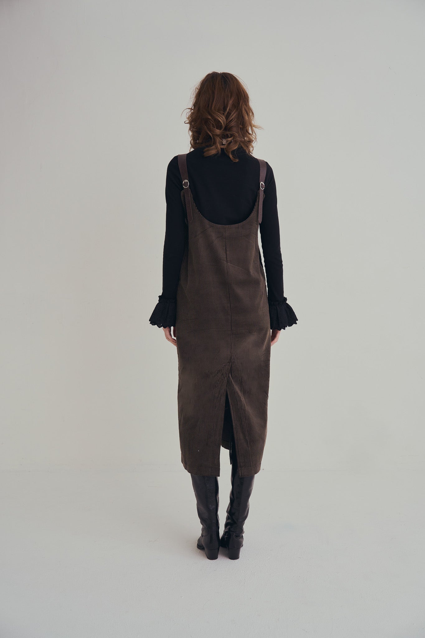 可可棕絨毛細肩帶洋裝