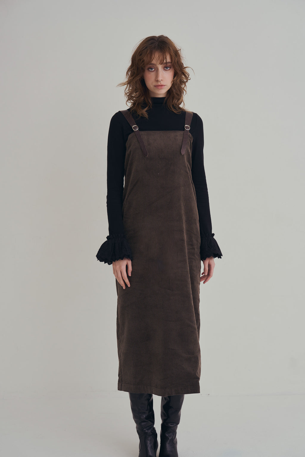 可可棕絨毛細肩帶洋裝