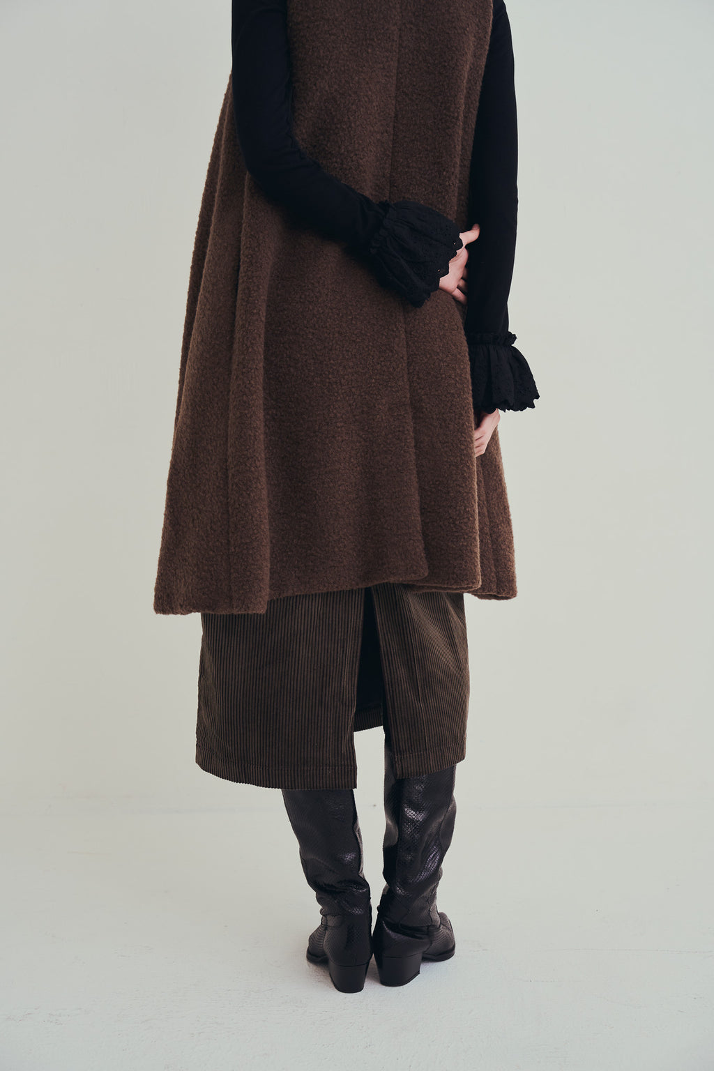 可可棕絨毛細肩帶洋裝