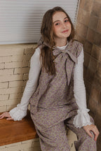 雙面印花領結連身褲，日本面料前拉鍊與領口綁帶，展現寬鬆修身優雅機能。