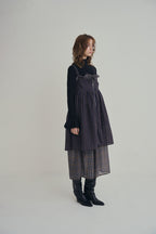 日本銀絲直條洋裝，100%日本棉搭配內裏與前胸雙拉鍊、兩側口袋的俐落條紋連身裙。