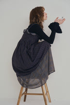 日本銀絲直條洋裝，100%日本棉搭配內裏與前胸雙拉鍊、兩側口袋的俐落條紋連身裙。