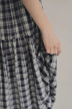 日本棉斜紋格紋洋裝，輕薄不透側拉鍊箱褶裙擺舒適優雅。