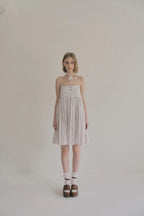 日本水玉棉細肩帶洋裝附短褲，不透膚側拉鍊輕盈優雅。