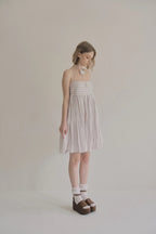 日本水玉棉細肩帶洋裝附短褲，不透膚側拉鍊輕盈優雅。