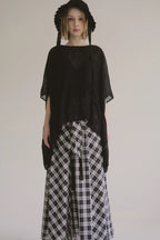 日本薔薇嫘縈花苞後綁帶上衣，透膚涼爽兩側口袋浪漫廓形。 